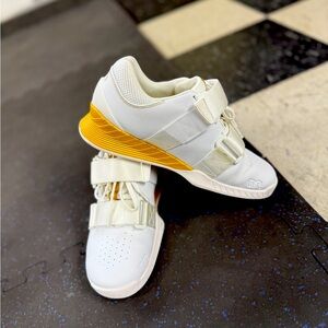 TYR Women's Limited Edition Squat University L-1 Lifter